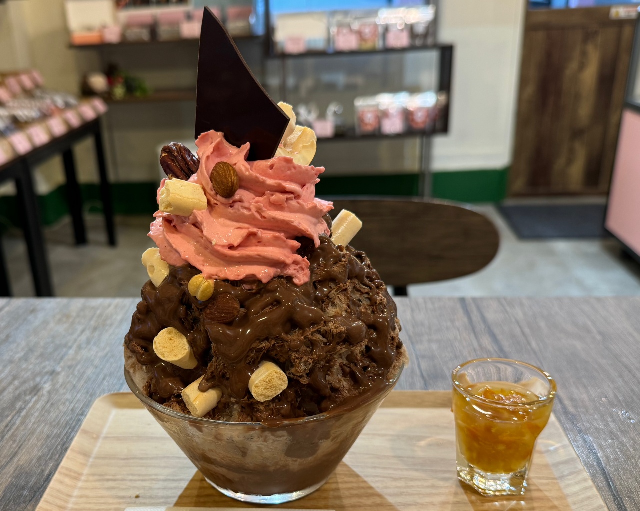 昭島市】新作のかき氷、クレープの販売を開始！「トーキョーチョコ